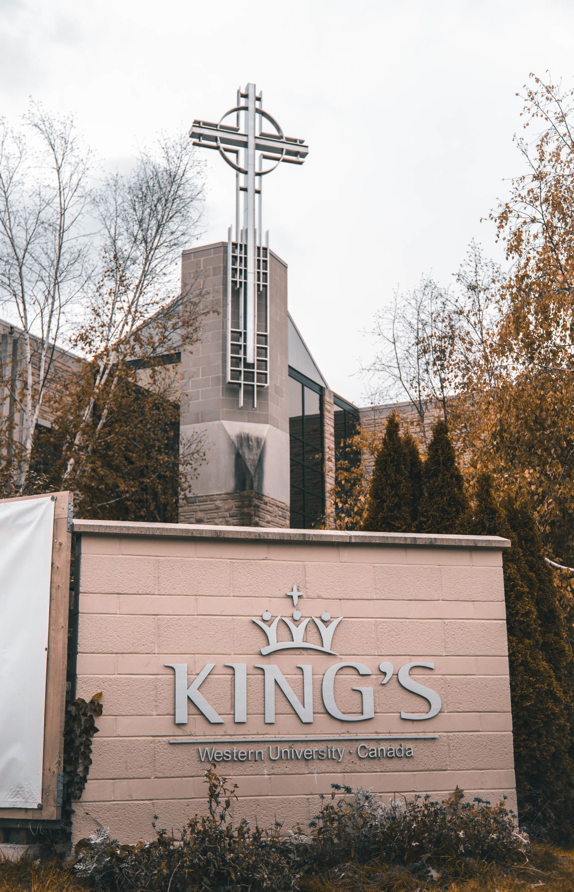 Kings // Front Sign // Saxon Lane